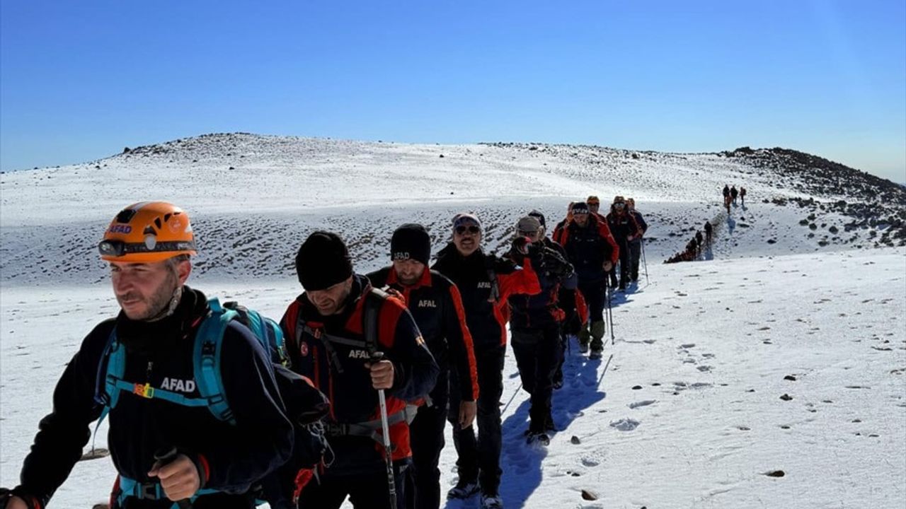 Erek ve Süphan Dağlarında Arama Kurtarma Kampı Düzenlendi