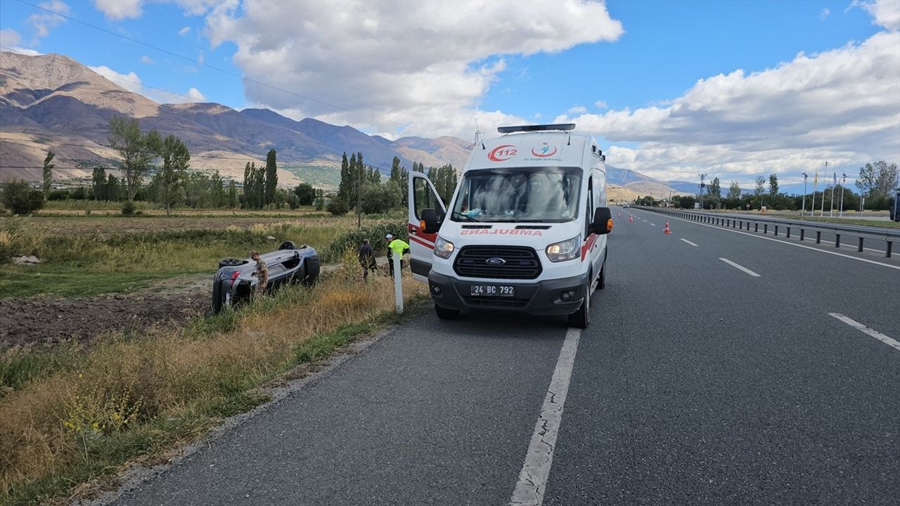 Erzincan'da Takla Atan Otomobilde Yaralılar Kurtarıldı