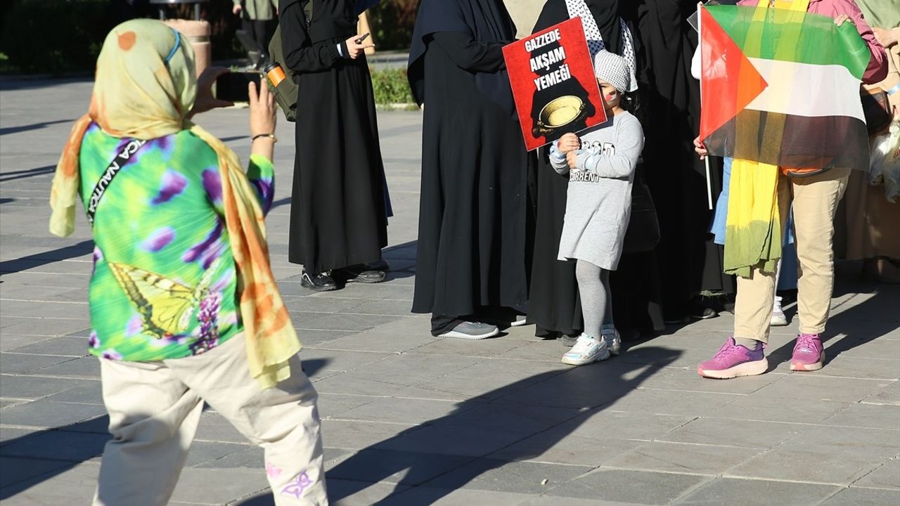Erzurum'da 96 Haftadır Gazze İçin Sessiz Yürüyüş