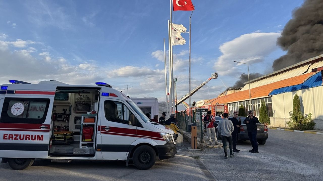 Erzurum'daki Boya Üretim Tesisinde Yangın Çıktı