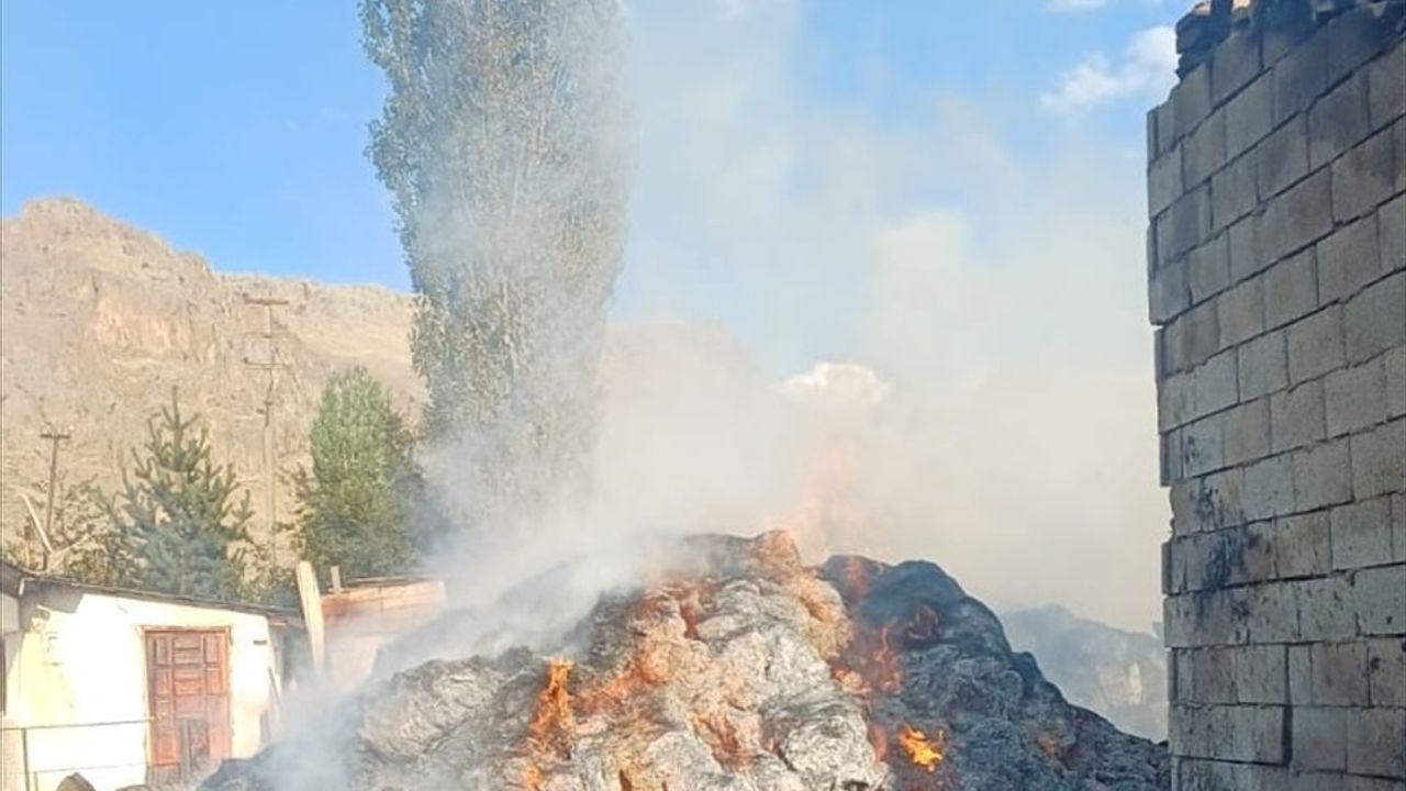 Erzurum'daki Kırsal Mahallede Korkunç Yangın