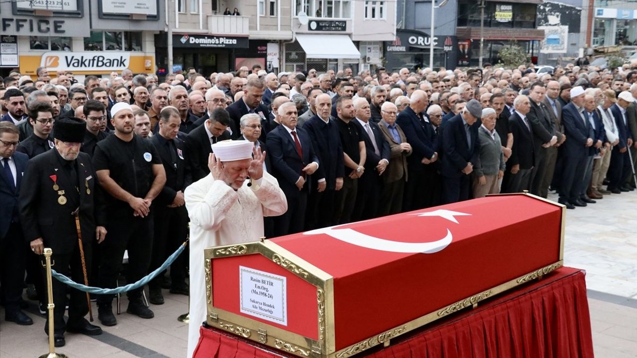 Eski Jandarma Genel Komutanı Rasim Betir Sakarya'da Defnedildi