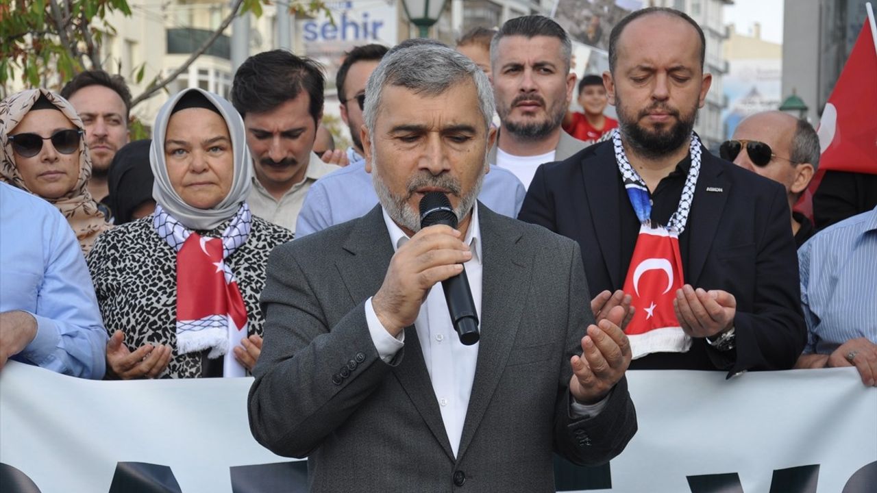 Eskişehir'de Filistin ve Küresel Sumud Filosu Destek Yürüyüşü