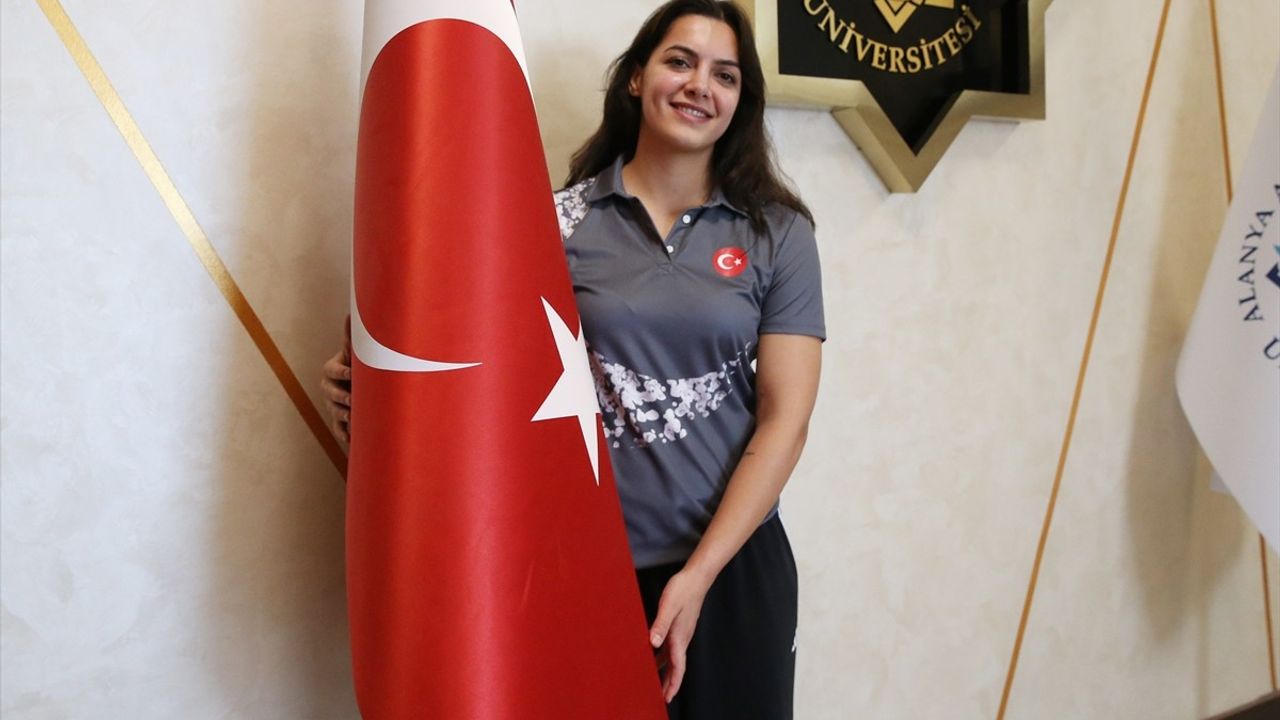 Esra Türkmen'den Dünya Şampiyonluğu Hedefi