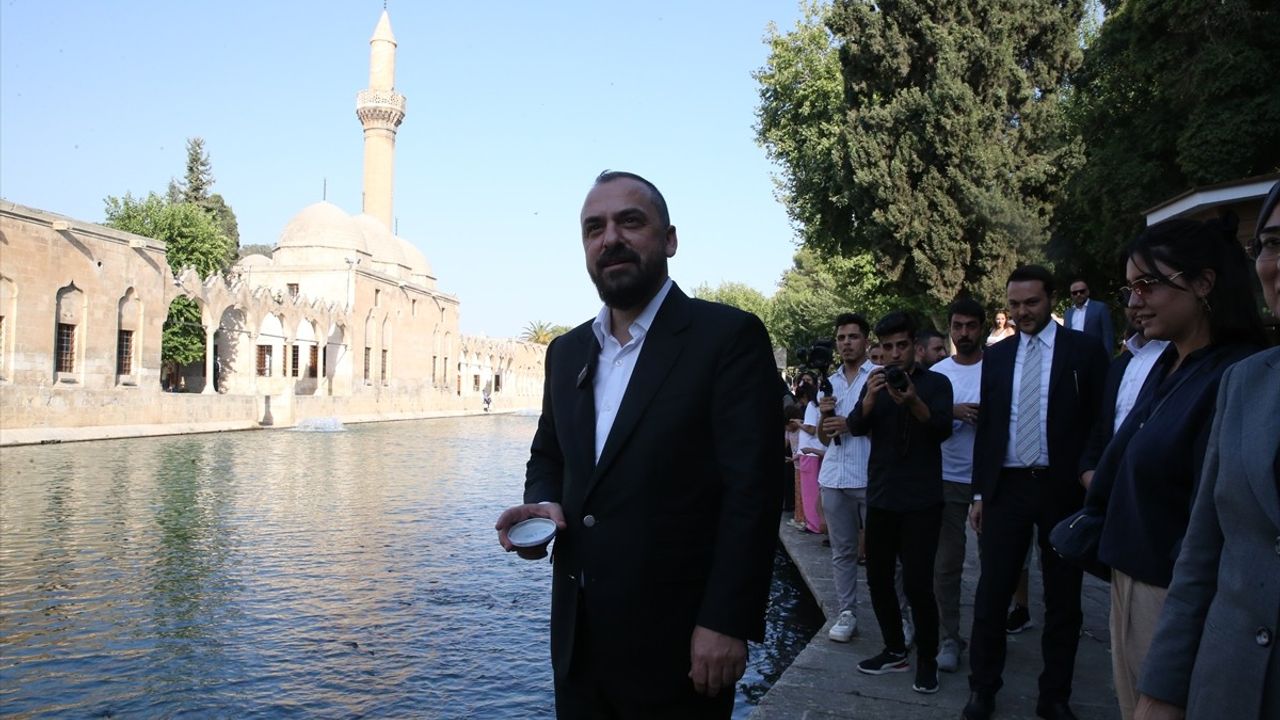 Faruk Acar Şanlıurfa'da Gençler ve Kadın Sivil Toplum Temsilcileri ile Buluştu