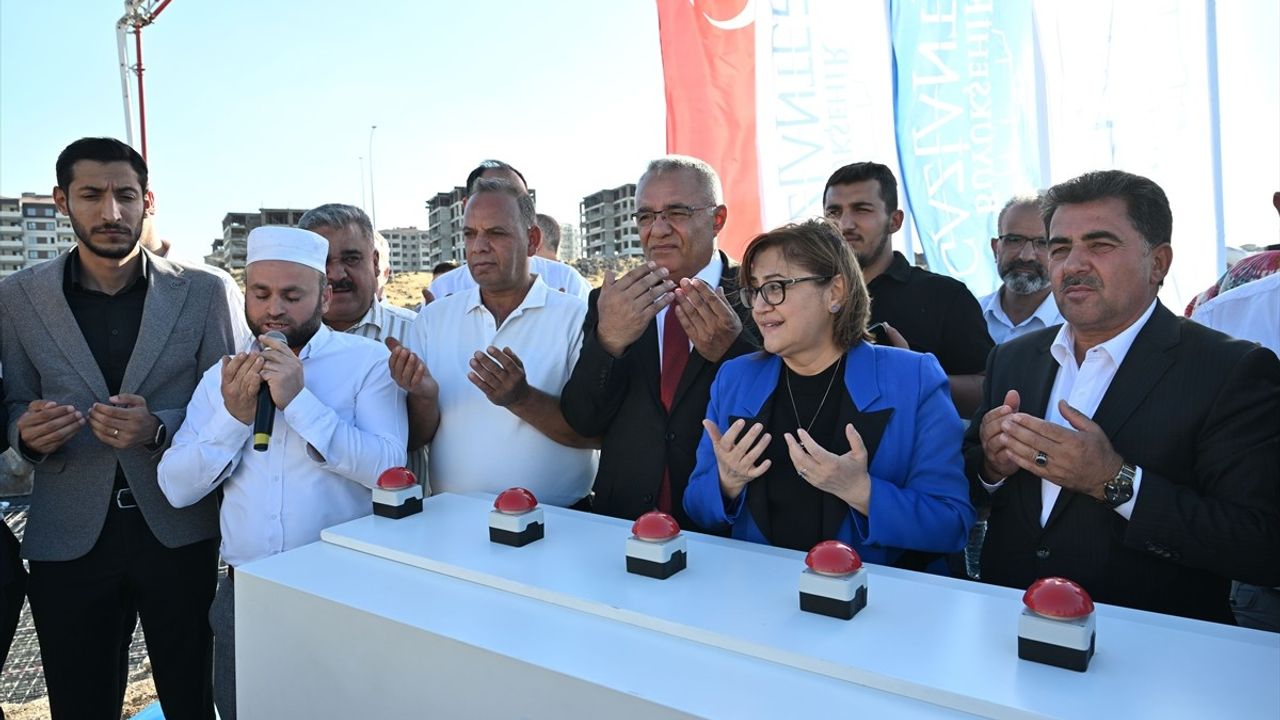 Gaziantep'te 360 Konutun Temeli Atıldı