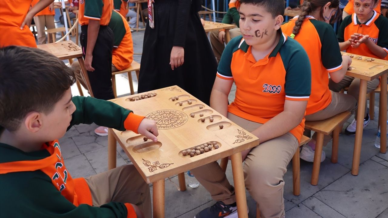 Geleneksel Oyunlar Tırı Erzincan'da Çocukların Yüzünü Güldürdü
