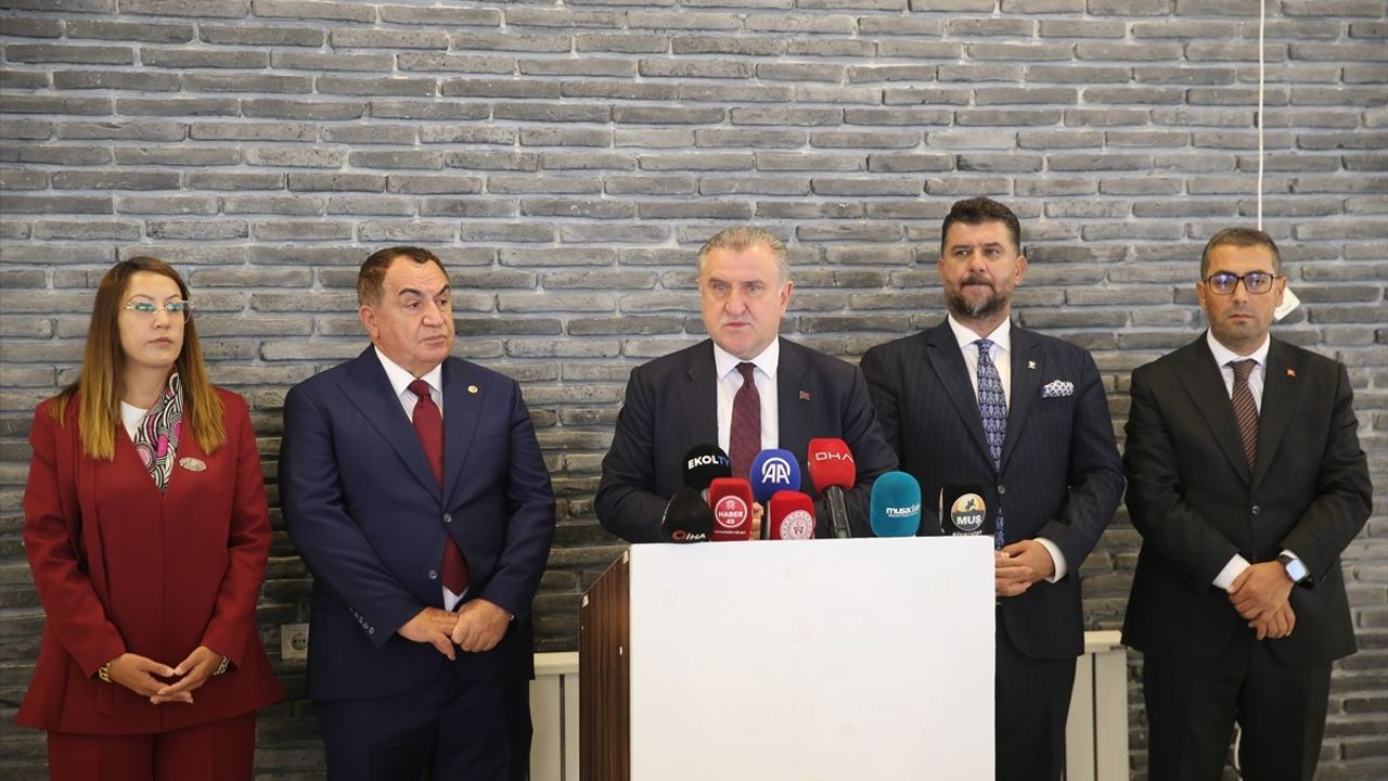 Gençlik ve Spor Bakanı Osman Aşkın Bak'tan Muş'ta Terörsüz Türkiye Vurgusu