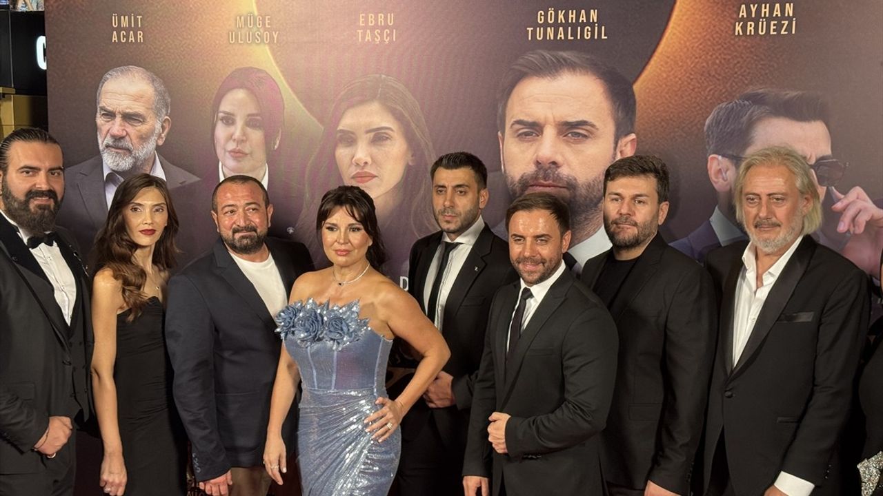 Güneşin Karanlığında Kosova Filminin Galası Kanyon AVM'de
