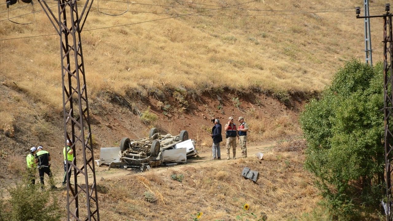 Hakkari'de Pikap Kazası: 2 Ölü, 1 Yaralı