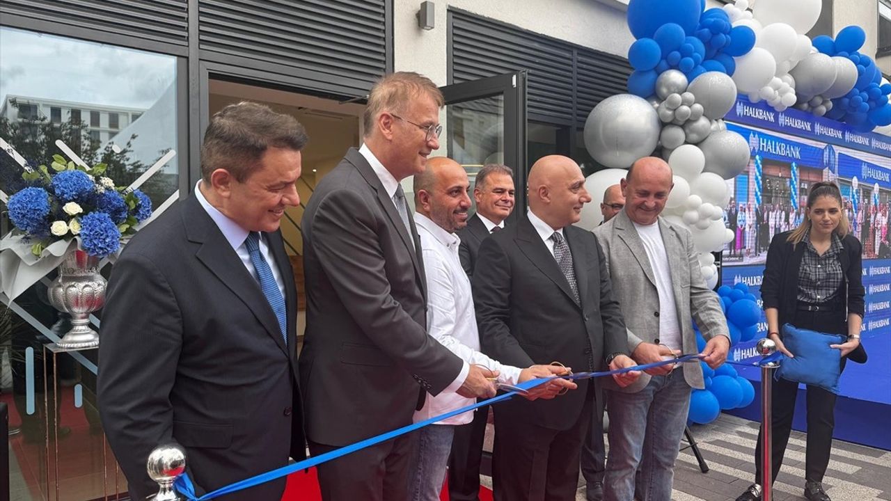 Halkbank, Sırbistan'da Üç Yeni Şube Açarak Büyüme Hedefini Gözler Önüne Serdi
