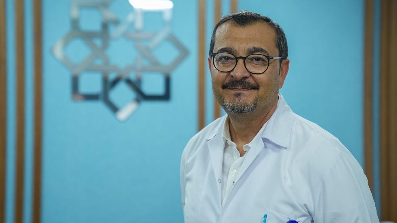 Hamza'nın Hekimlik Hayali Gerçekleşti: Cam Kemik Hastası Gencin Azmi