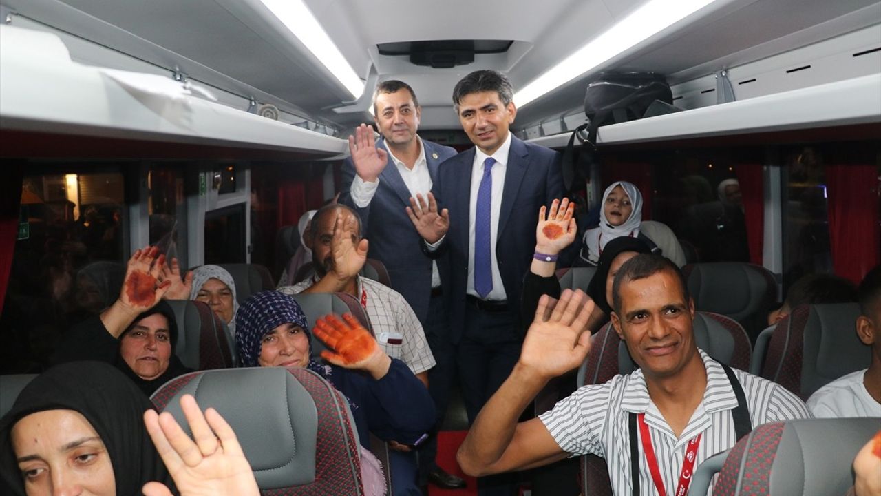 Hatay'da Engelli Vatandaşlar Umreye Uğurlandı