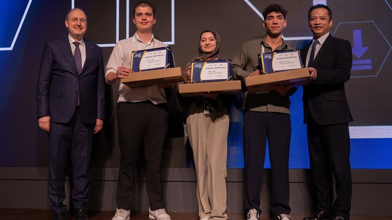 Huawei AR-GE Kodlama Maratonu ve Geleceğin Teknolojik İleri Adımları