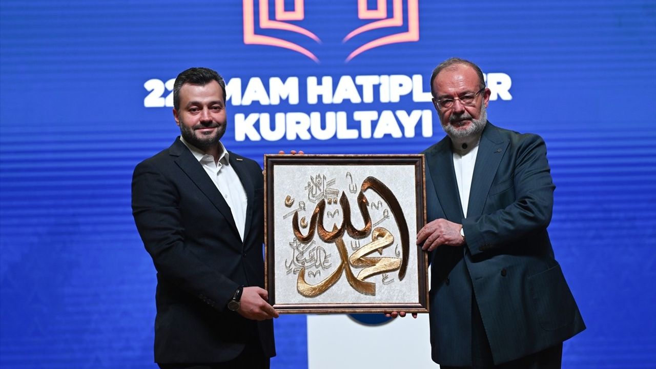İmam Hatipliler Kurultayı'nda Bakan Tekin'den Önemli Açıklamalar