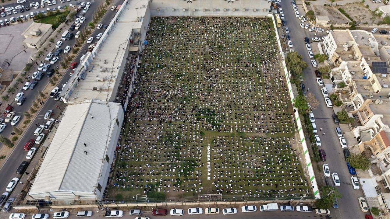 Irak'ta Binlerce Katılımcıyla Peygamberimizi Anma Programı