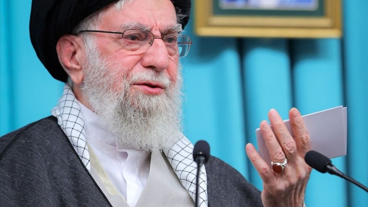 İran Lideri Hamaney: ABD İle Müzakere Yararlı Değil