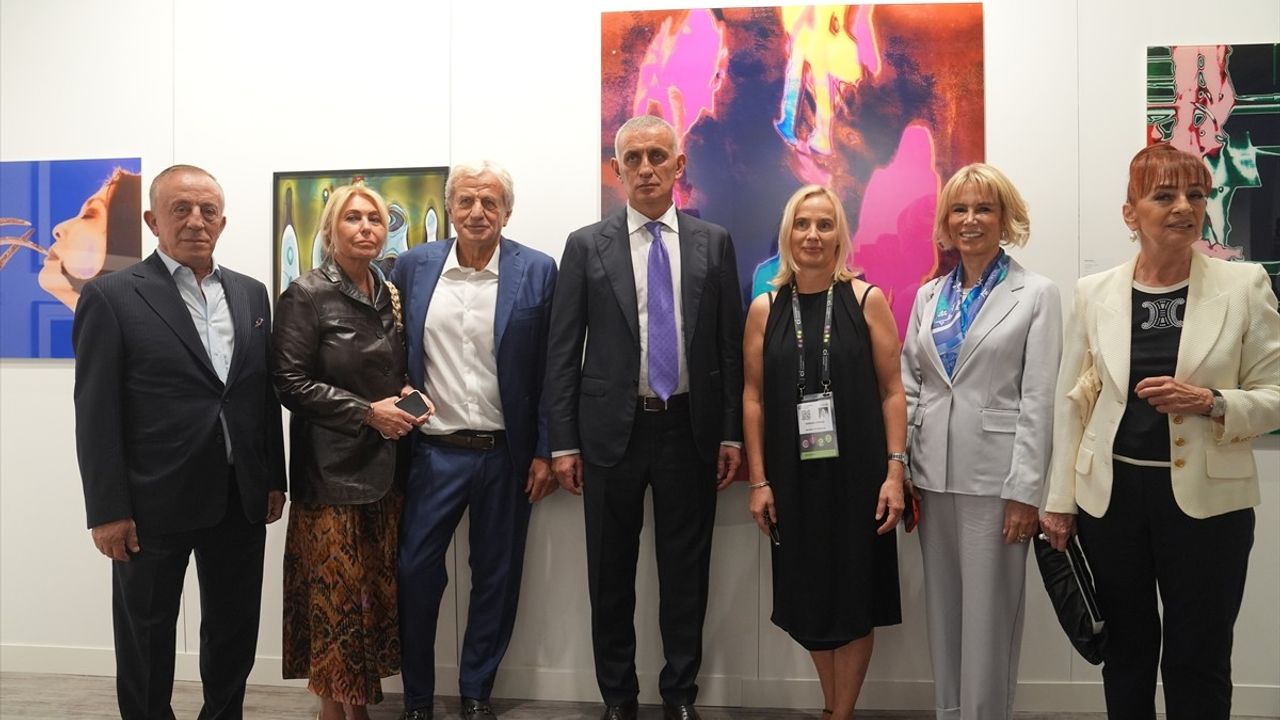 İstanbul'da Barbara Ceferin'in Sanat Sergisi Açıldı