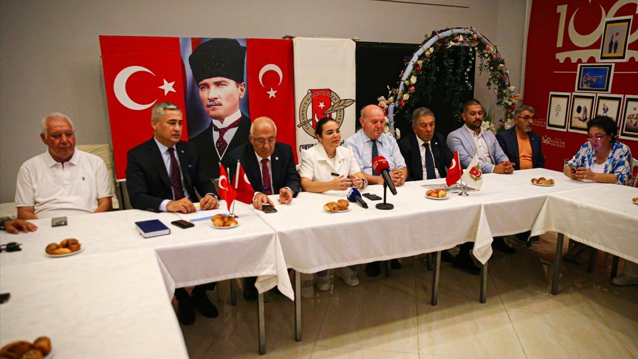 İYİ Parti Genel Başkan Yardımcısı Taş, Adana'da Gazetecilerle Bir Araya Geldi