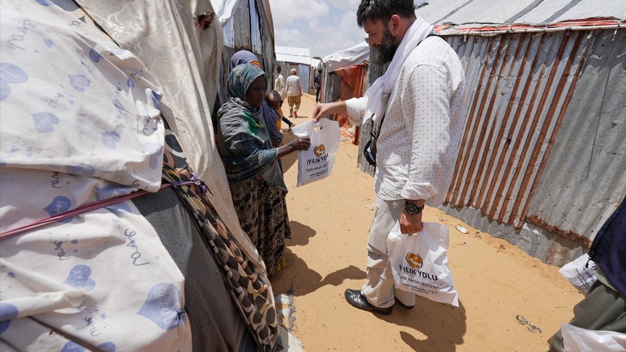 İyilik Yolu Derneği Somali'de Yardım Faaliyetleri