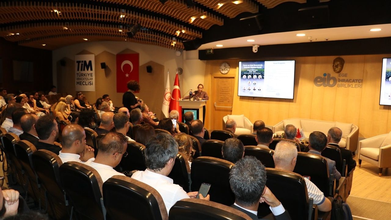 İzmir'de Tarım ve Gıda İhracatında Gelecek Vizyonu Paneli İstişare Edildi