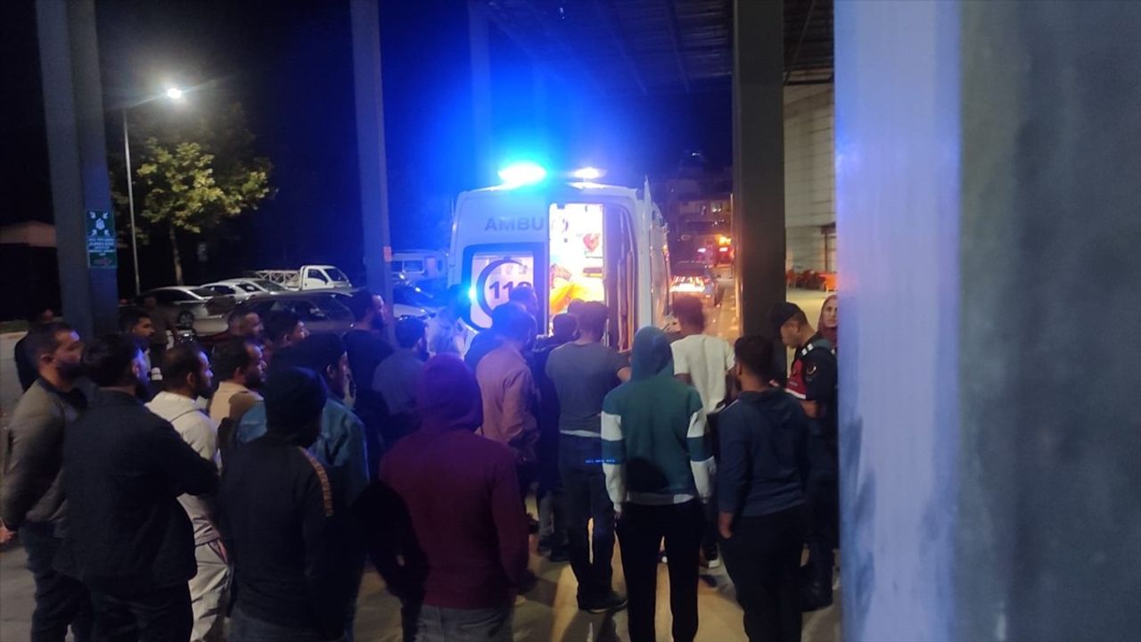 İzmir'de Trafik Kazası: 1 Ölü, 8 Yaralı