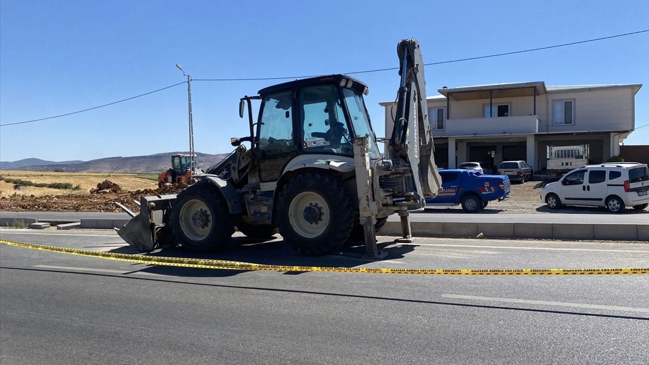 Kahramanmaraş'ta Kardeşler Trafik Kazasında Yaralandı, Biri Hayatını Kaybetti