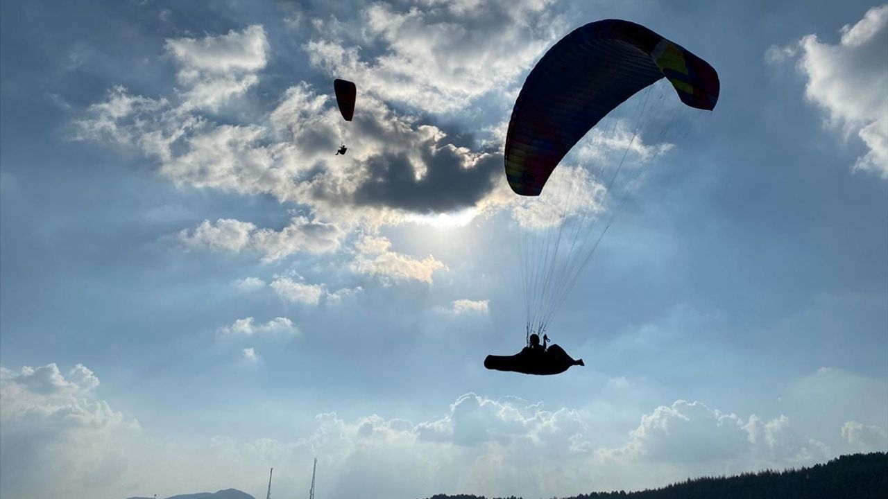 Kahramanmaraş'ta Yamaç Paraşütü Festivali Rüzgar Gibi Geçti