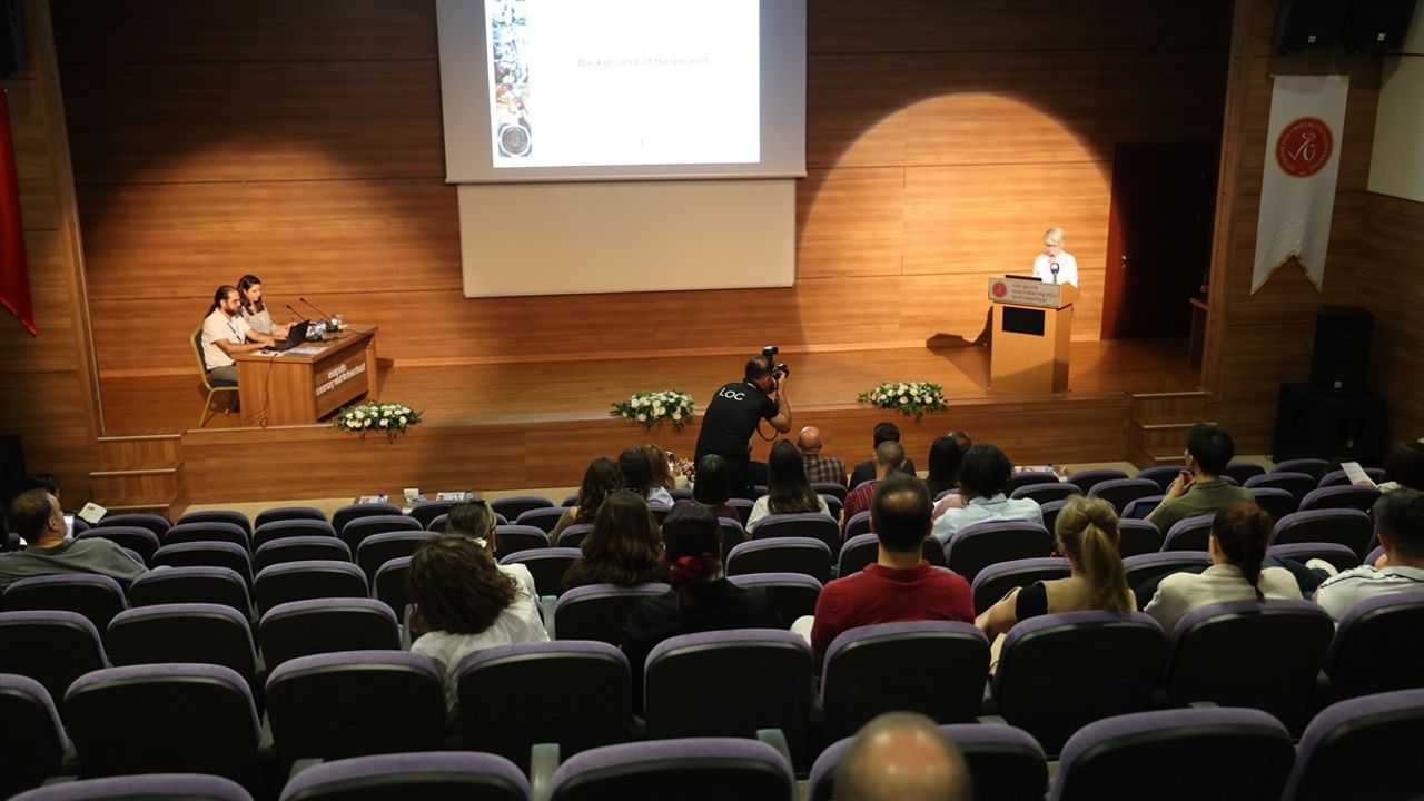 Kapadokya'daki Tarihi Duvar Resimleri İçin Uluslararası Konferans Düzenlendi