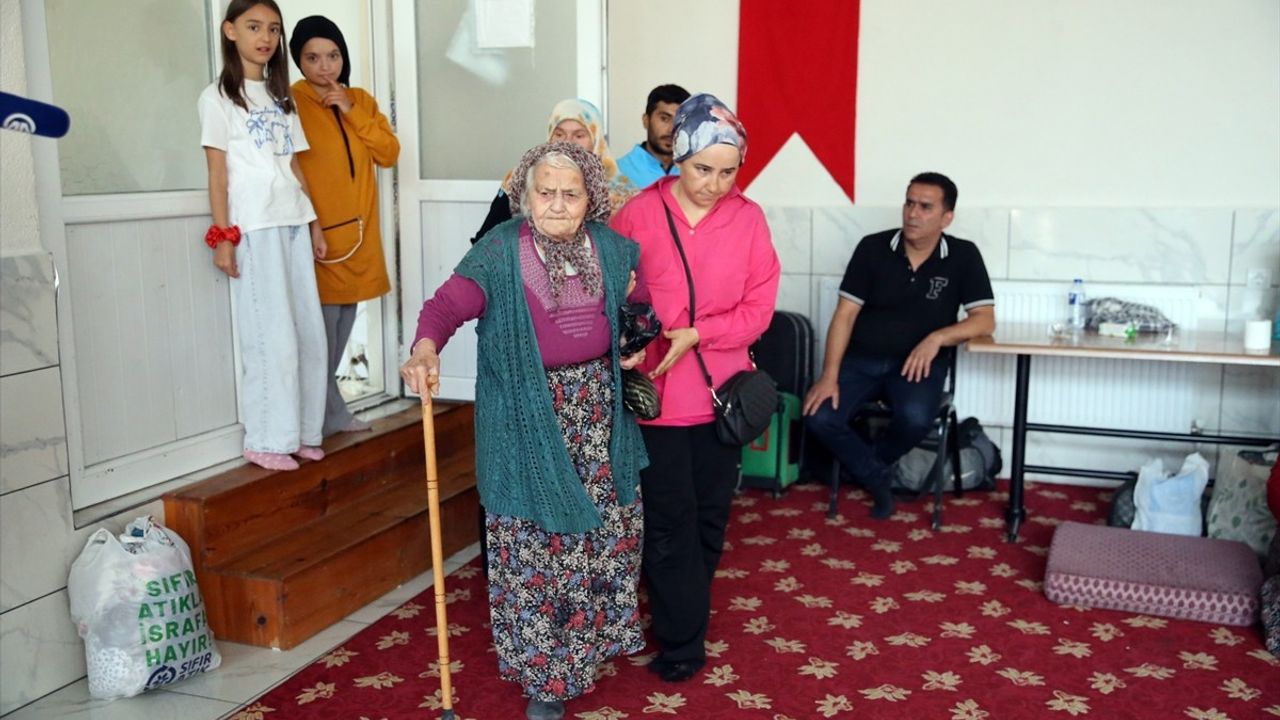 Kastamonu'da Orman Yangınlarına Müdahale Devam Ediyor