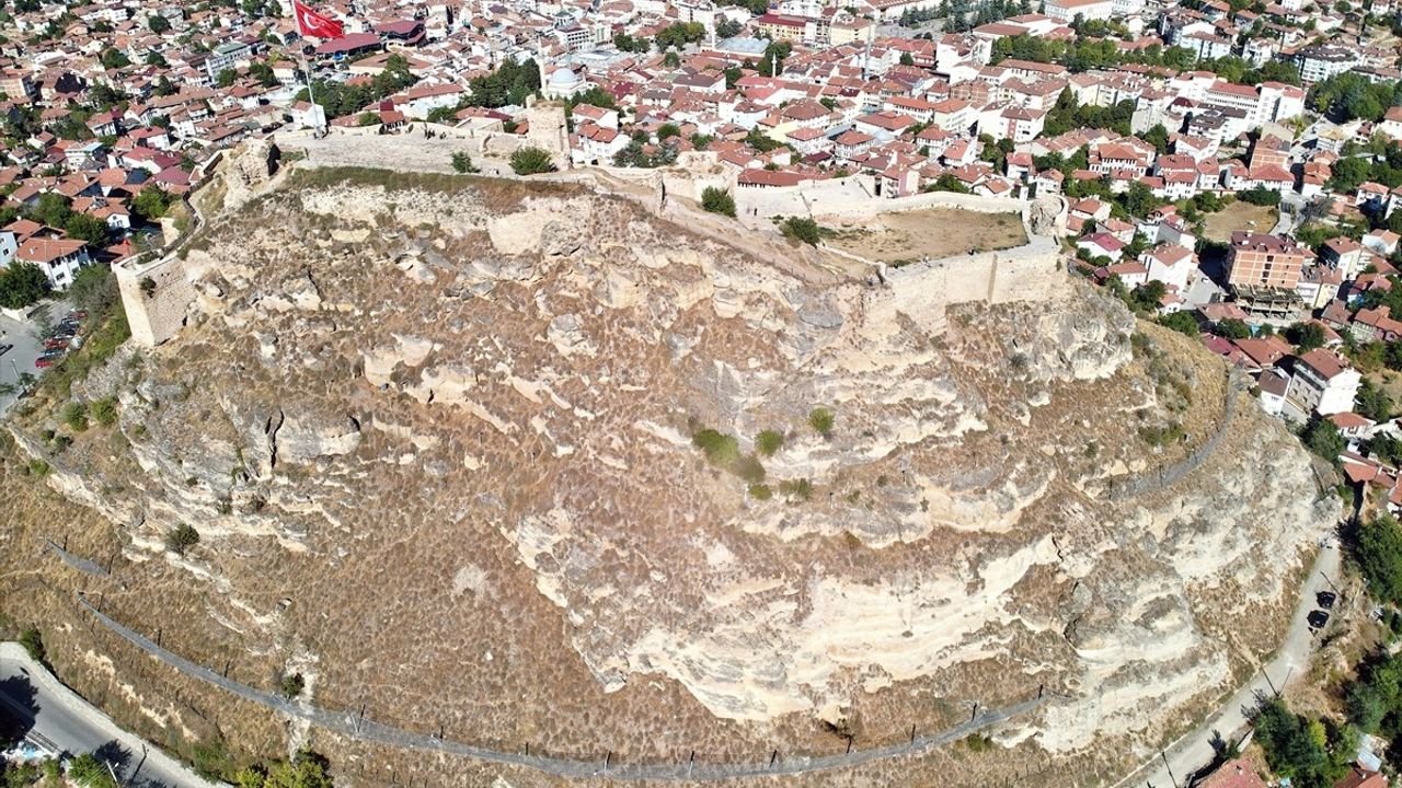 Kastamonu Kalesi'nde Çelik Örtüleme İşi Tamamlandı