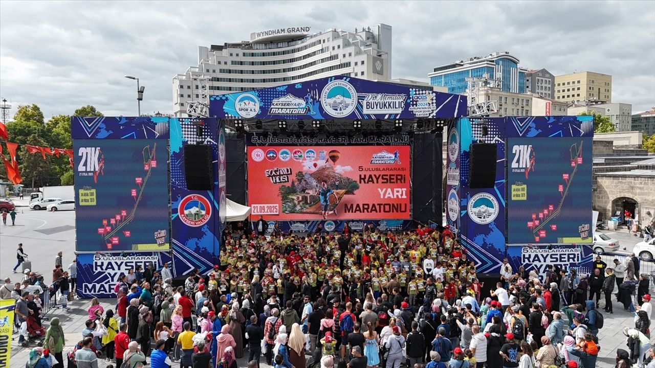 Kayseri'de Renkli Bir Koşu: Çocuk Maratonu ve Baby Run Etkinliği