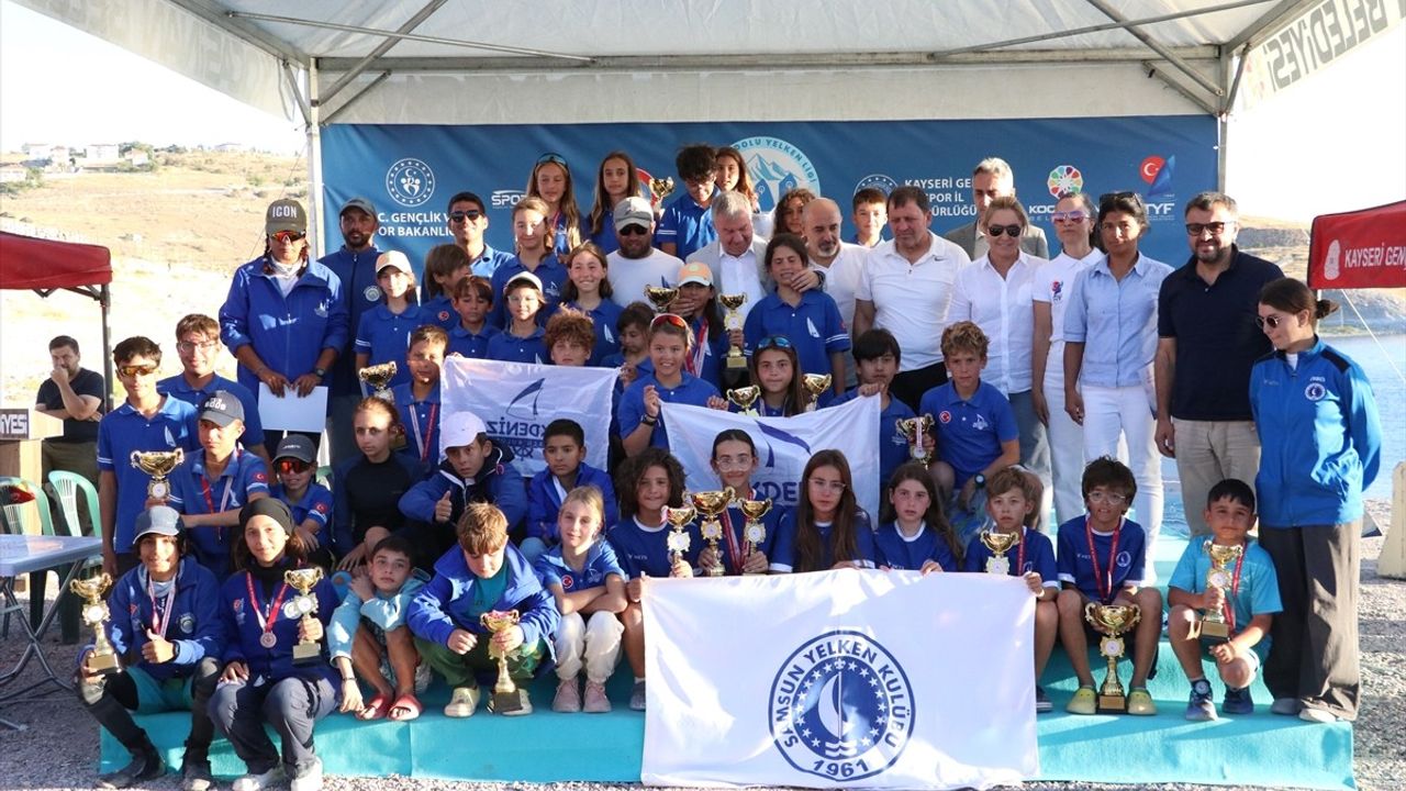 Kayseri'de Yelken Yarışları Coşkusu