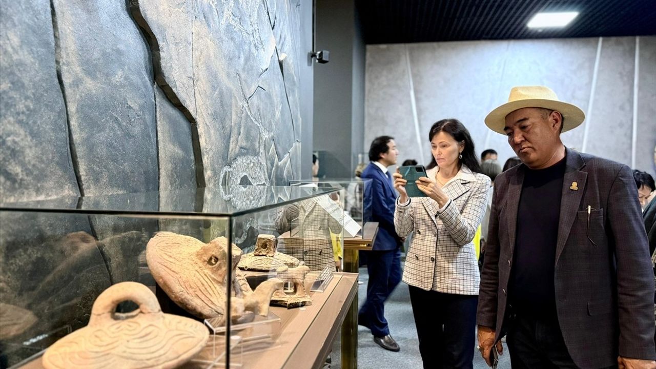Kazakistan'da Oğuzlar Dönemi Eserleri Sergilendi