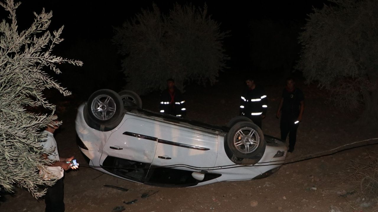 Kilis'te Otomobil Devrildi, 1 Kişi Yaralandı