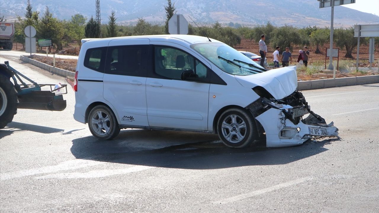 Kilis'te Üç Araçlı Kaza: 1 Ölü, 4 Yaralı