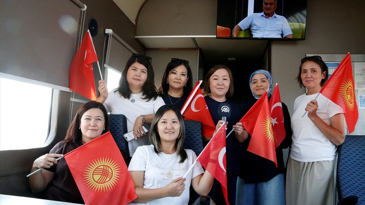 Kırgızistan-Türkiye Manas Üniversitesi'nden 30. Yılında Tarihi Tren Gezisi