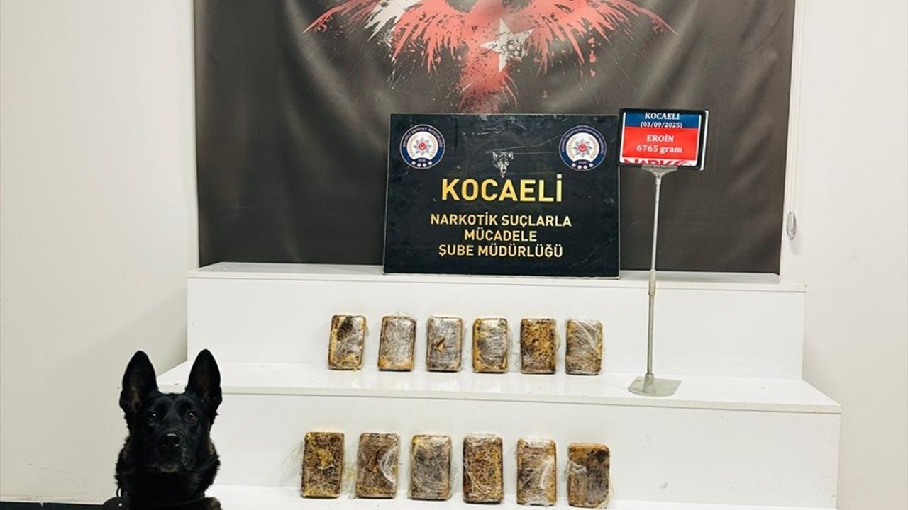 Kocaeli'de Yolcu Otobüsünde Eroin Operasyonu: 2 Tutuklama