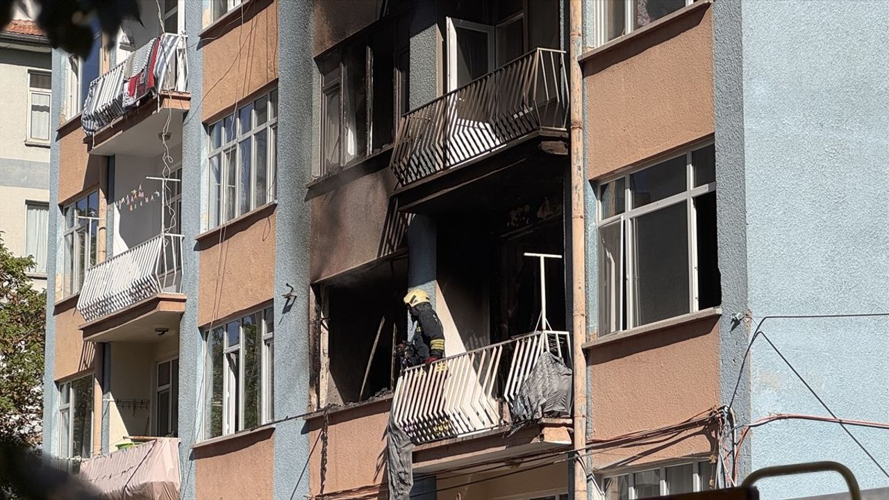 Konya'da Apartman Yangını: 13 Kişi Dumandan Etkilendi