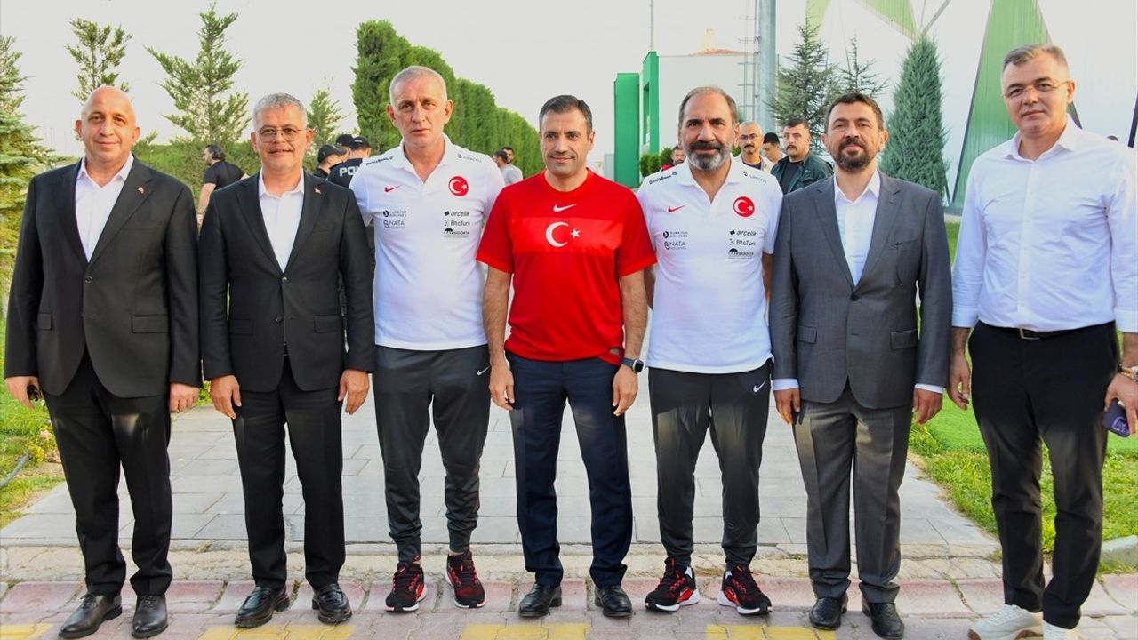 Konyaspor'dan A Milli Takıma Destek Ziyareti