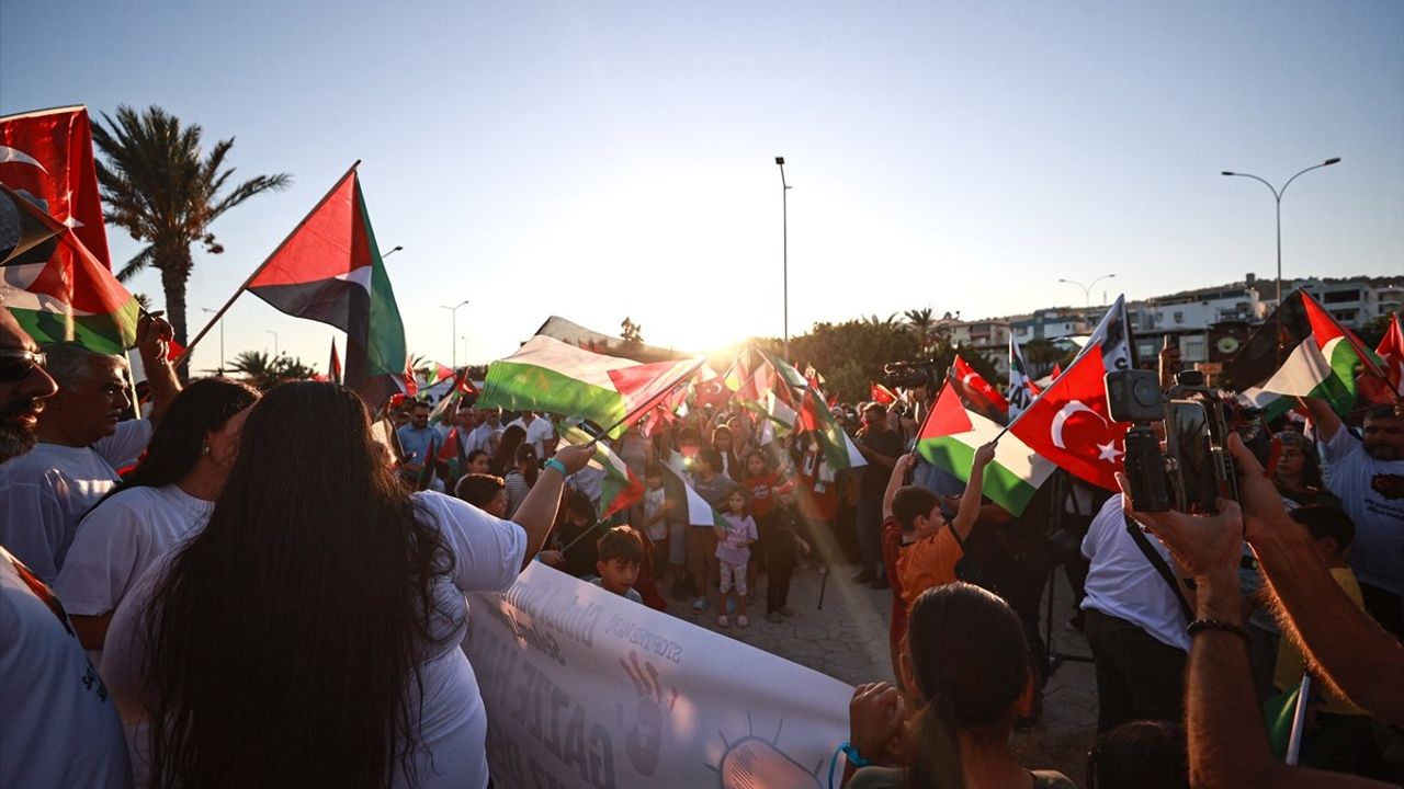 Küresel Sumud Filosu'na Mersin'de Destek Etkinliği Düzenlendi