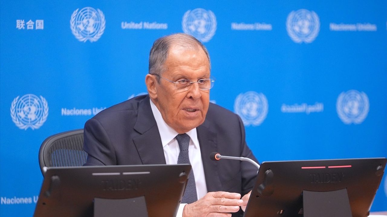 Lavrov'dan Hava Saldırısı Uyarısı