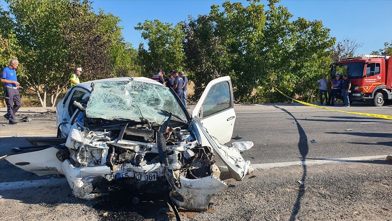 Manisa'da Feci Kaza: 3 Ölü, 2 Yaralı