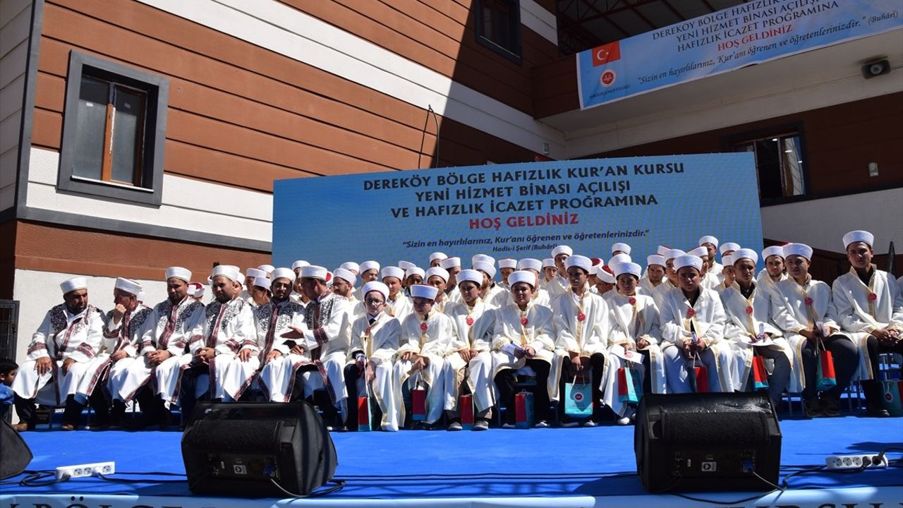 Manisa'da Hafızlık İcazet Töreni Düzenlendi