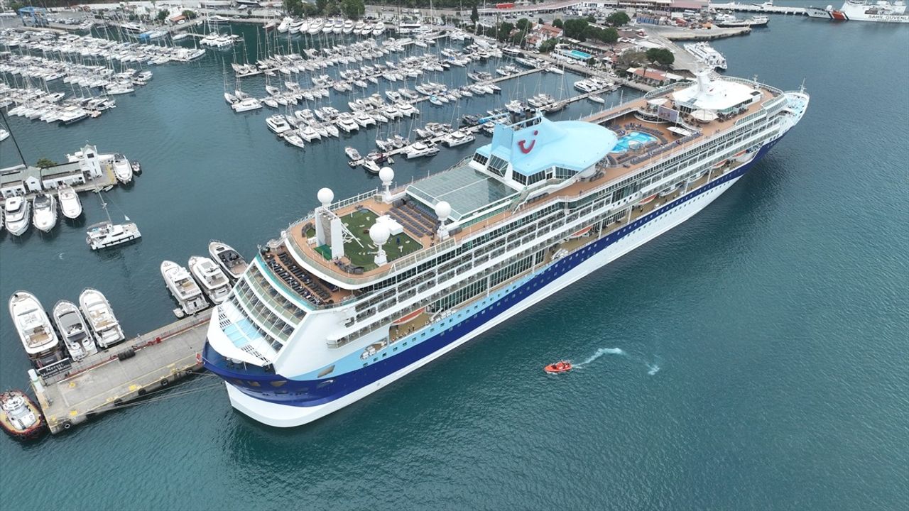 Marella Discovery 2 Kruvaziyeri Marmaris'e 1695 Turist Getirdi