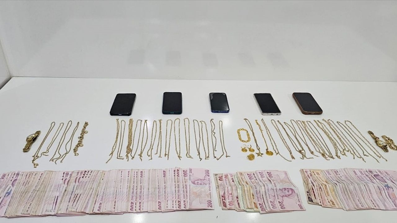 Mersin'de Kuyumcuları Dolandıran Çeteye Operasyon