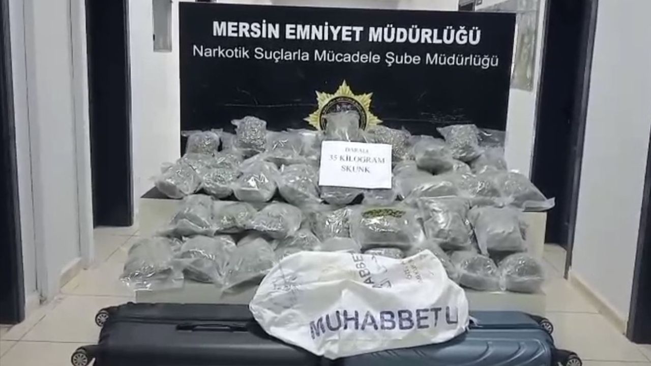 Mersin'de Minibüste Uyuşturucu Operasyonu