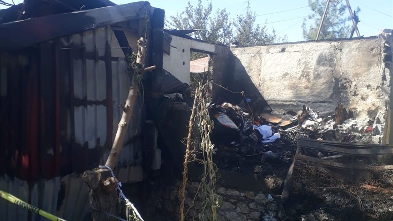 Mersin'de Yangın Faciası: Nine ve Torunu Hayatını Kaybetti