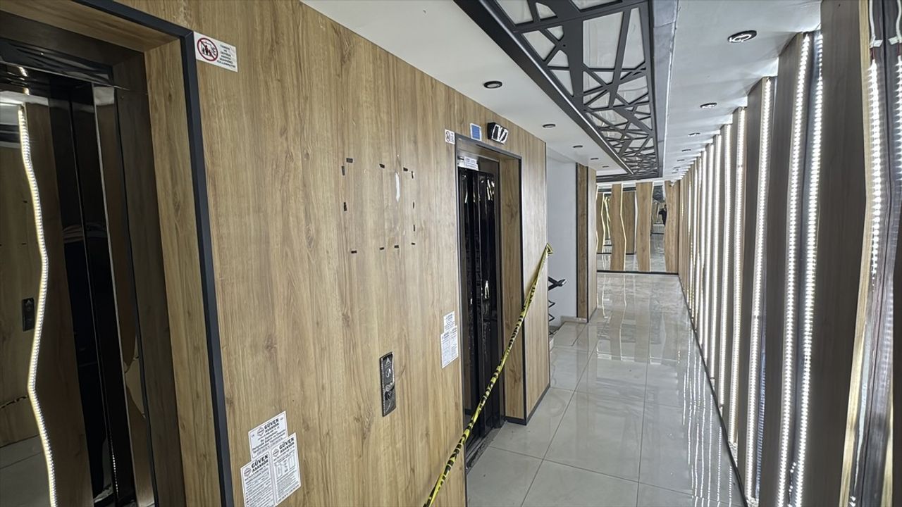 Mersin Tarsus'ta Düşen Asansörde Kadın Hayatını Kaybetti