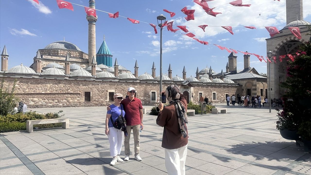 Mevlana Müzesi'nde Futbol Coşkusu